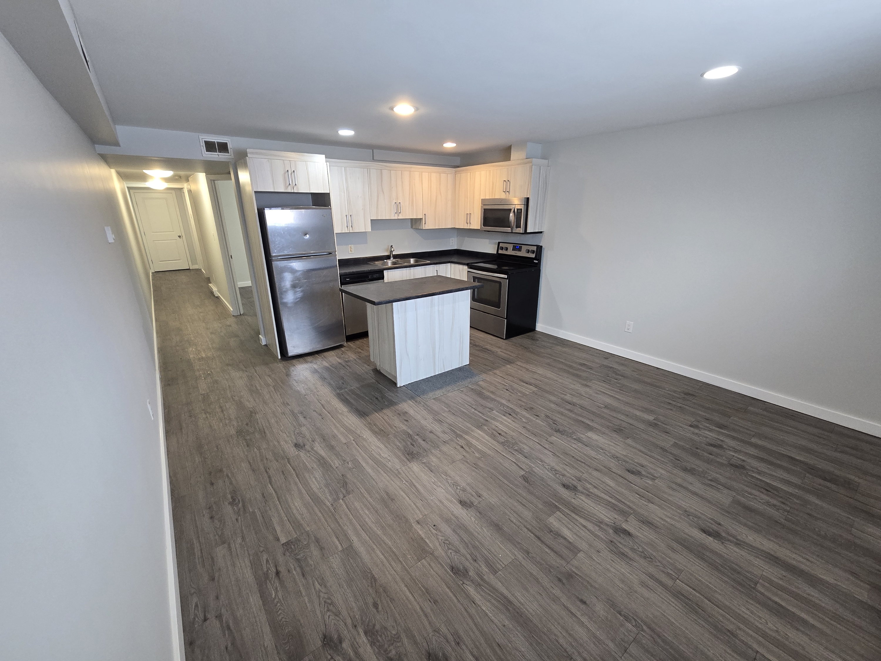 2-1530 Logan Avenue