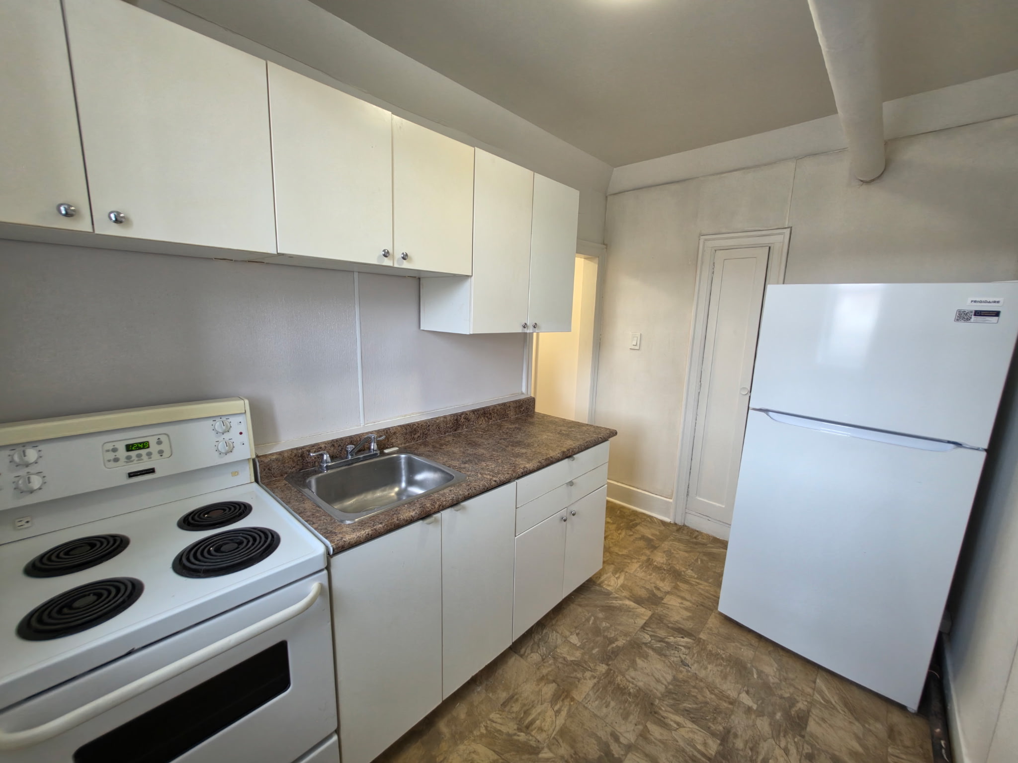 429 Qu'Appelle Avenue - F