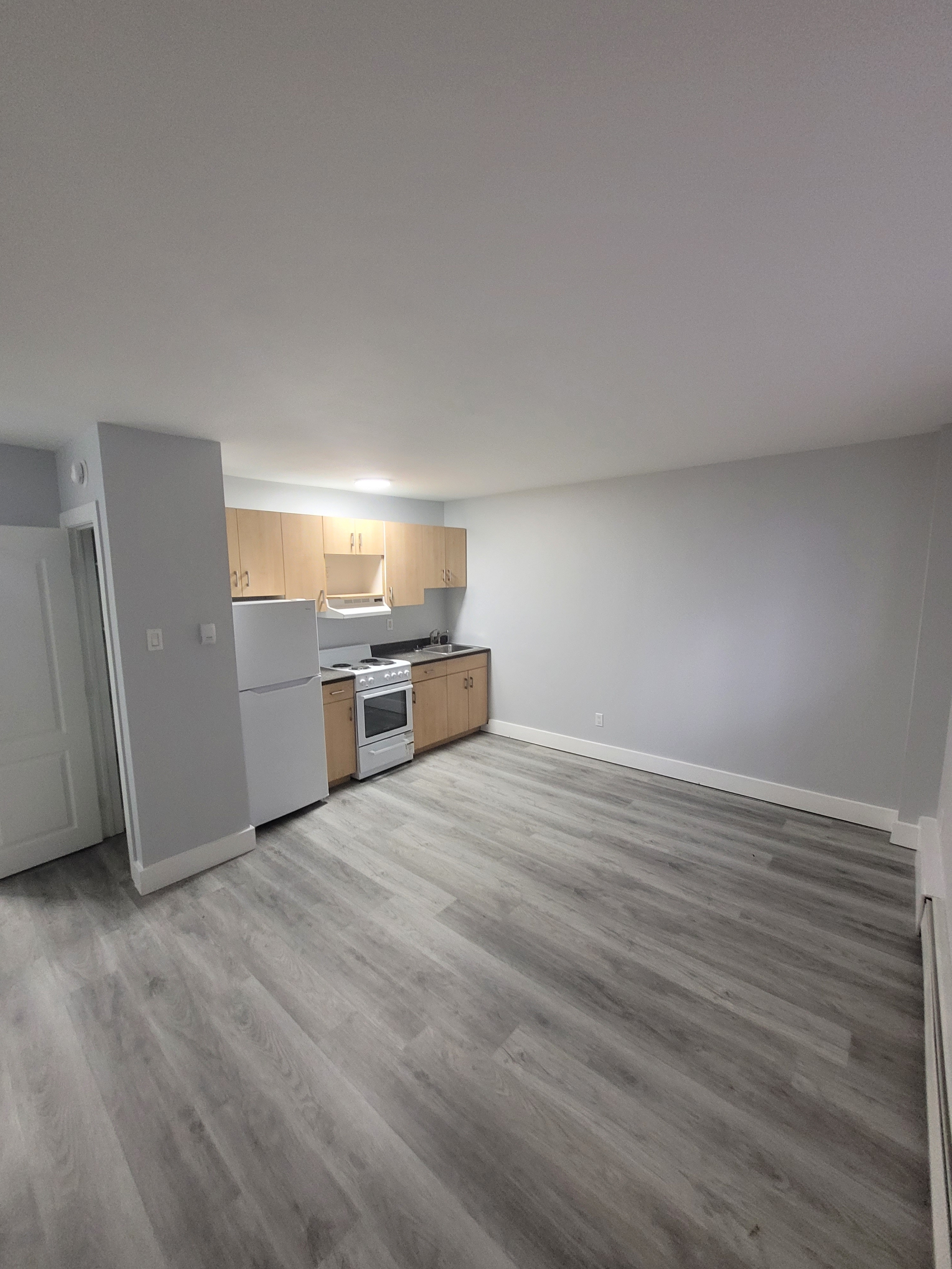 570 Ellice Ave - B2