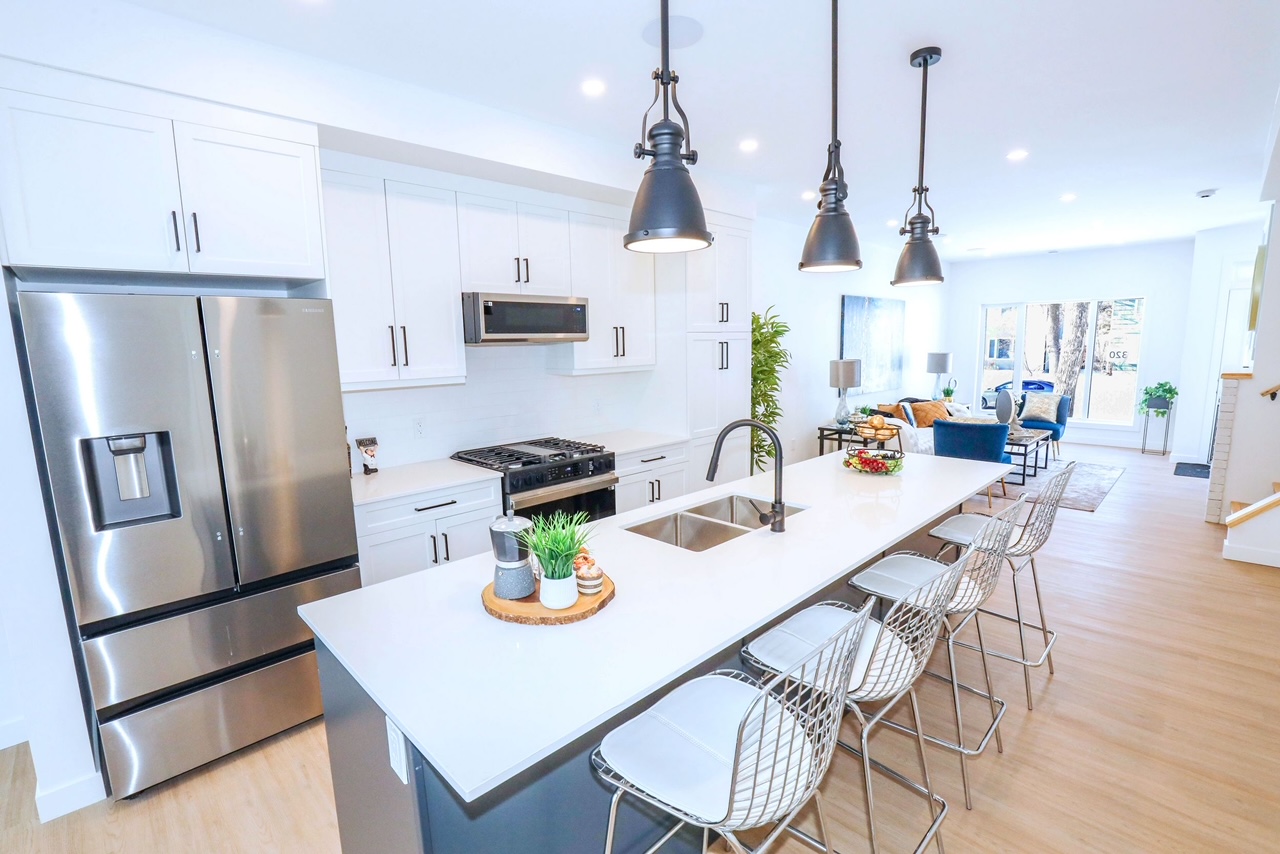 322 Lindsay Street - 1