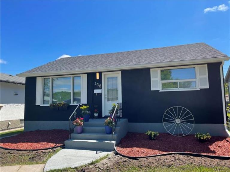 438 Whittier Avenue West