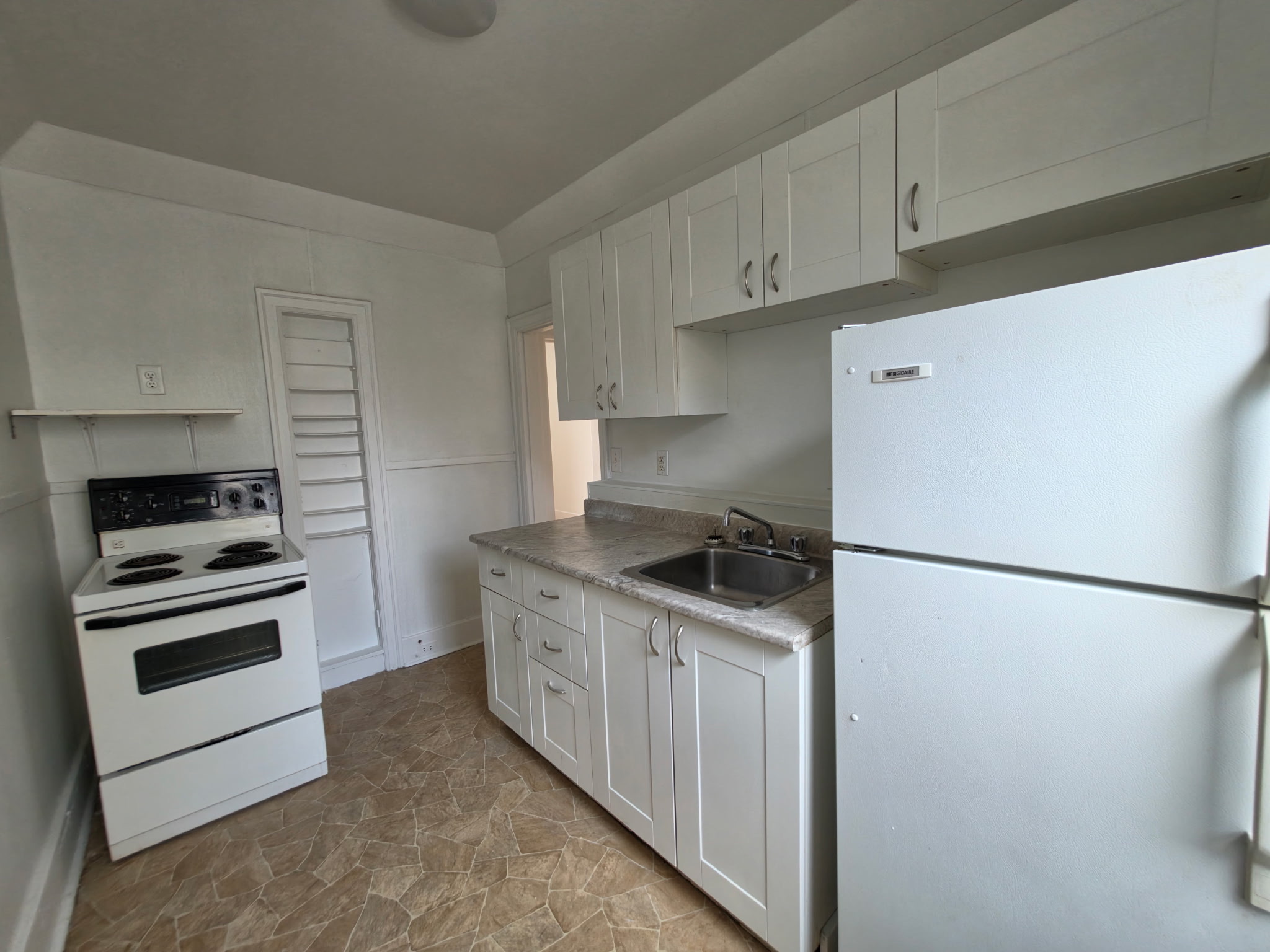 429 Qu'Appelle Avenue - 2