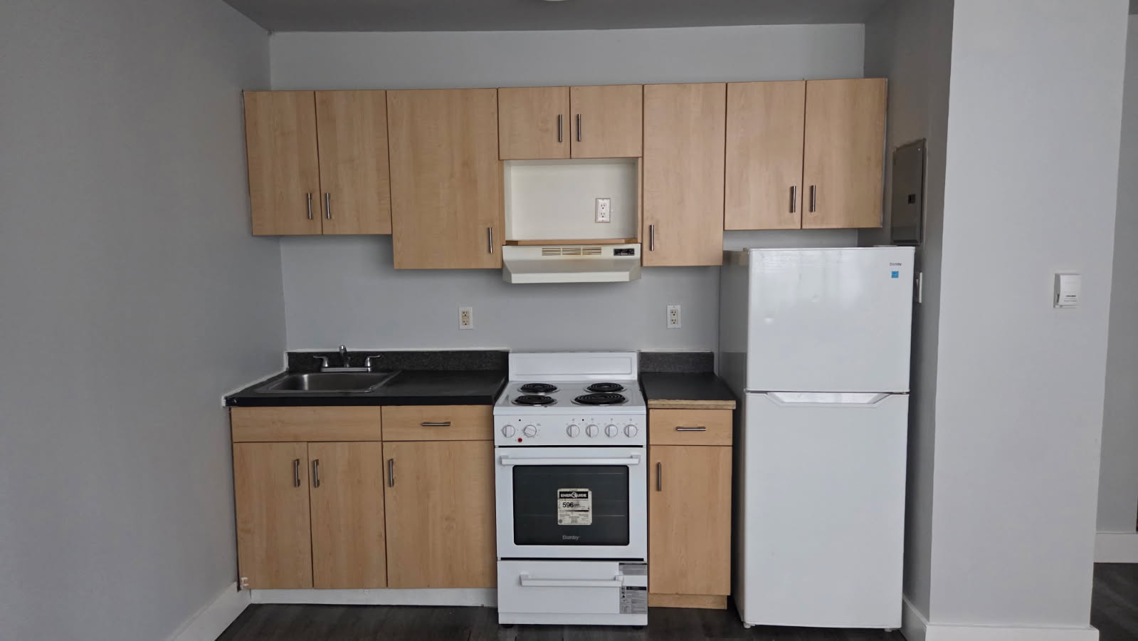 570 Ellice Ave - B7