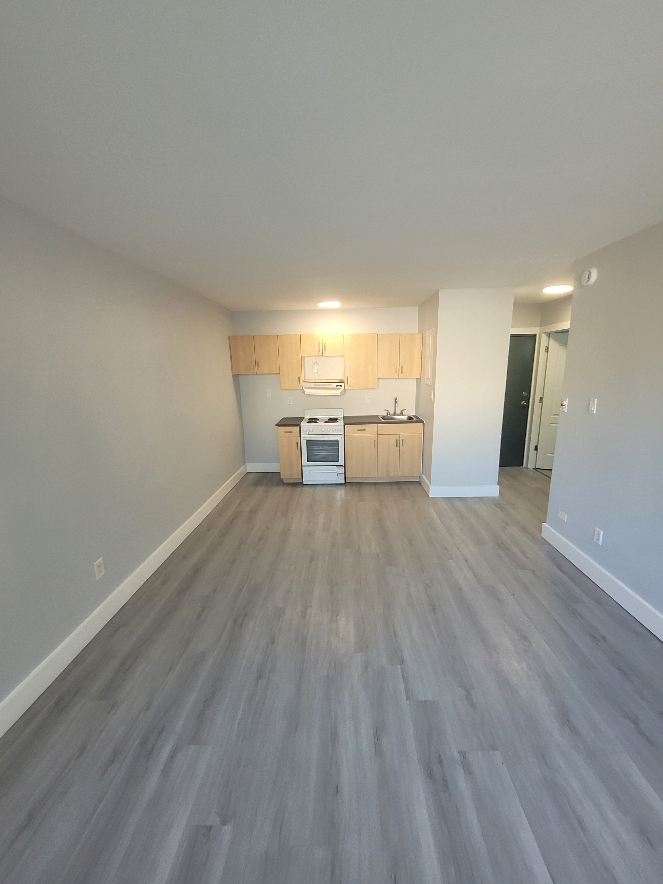 570 Ellice Ave - A8